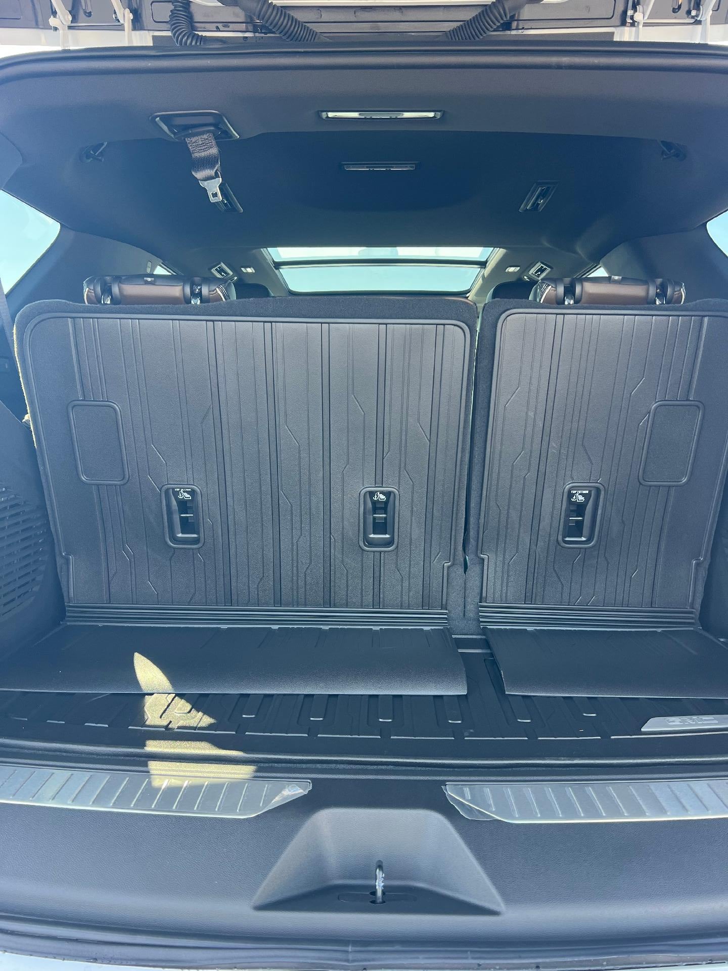 2026 GMC Yukon Denali Ultimate - Photo 8