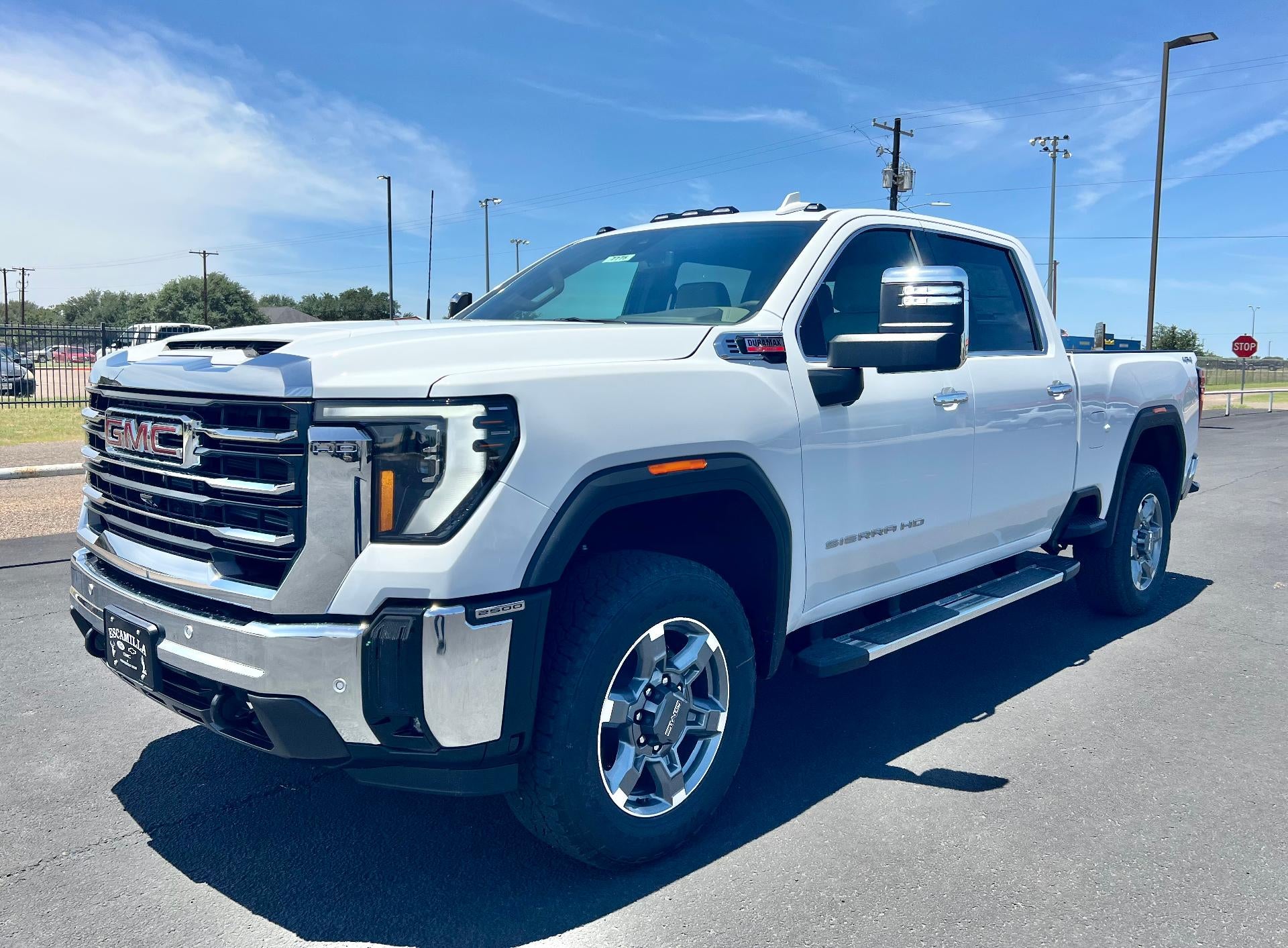 2026 GMC Sierra 4WD Crew Cab Standard Box SLT's photo